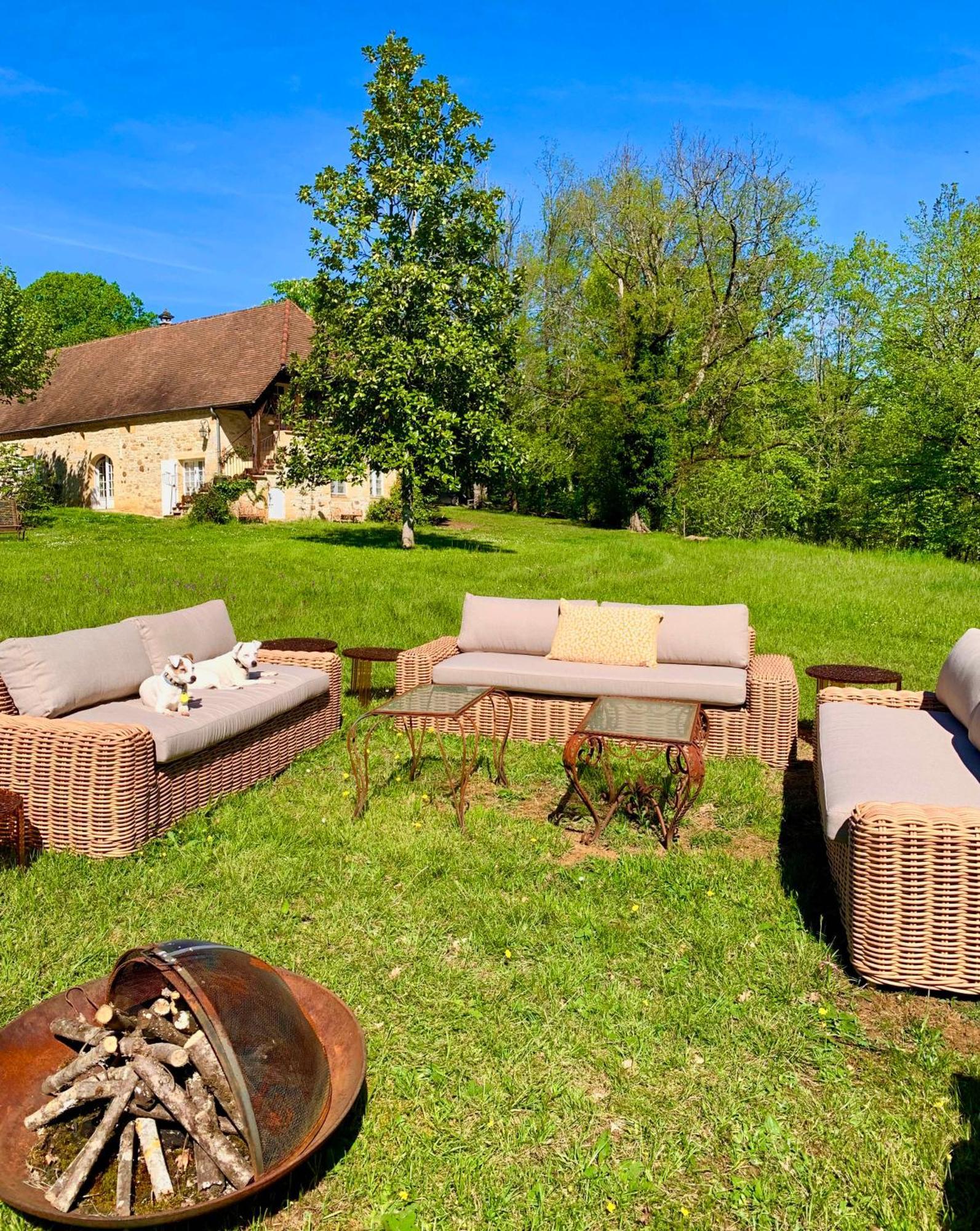 Gîtes Sibémol Simeyrols Exterior foto