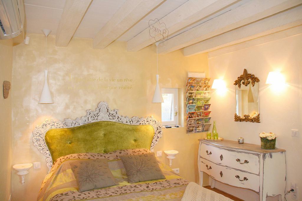 Gîtes Sibémol Simeyrols Quarto foto